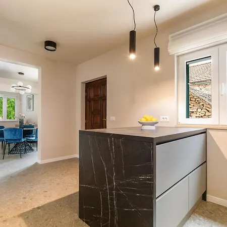 Kuca Za Odmor Pancona & Free Parking Vila Postira