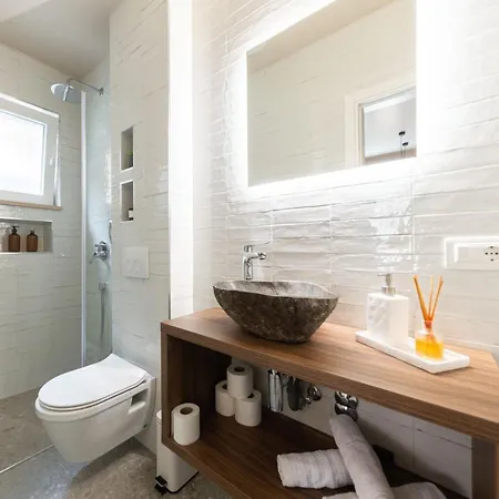 Kuca Za Odmor Pancona & Free Parking Vila