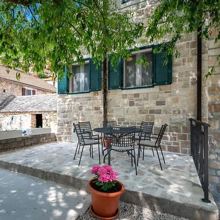 Kuca Za Odmor Pancona & Free Parking Postira